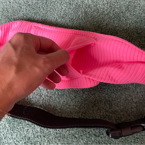 TRIANGL Neon Pink Belt Bag / Fanny Pack - Picture 6 of 7